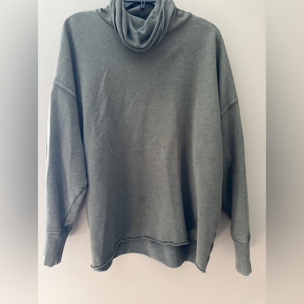 Aerie Turtleneck sweatshirt, L
